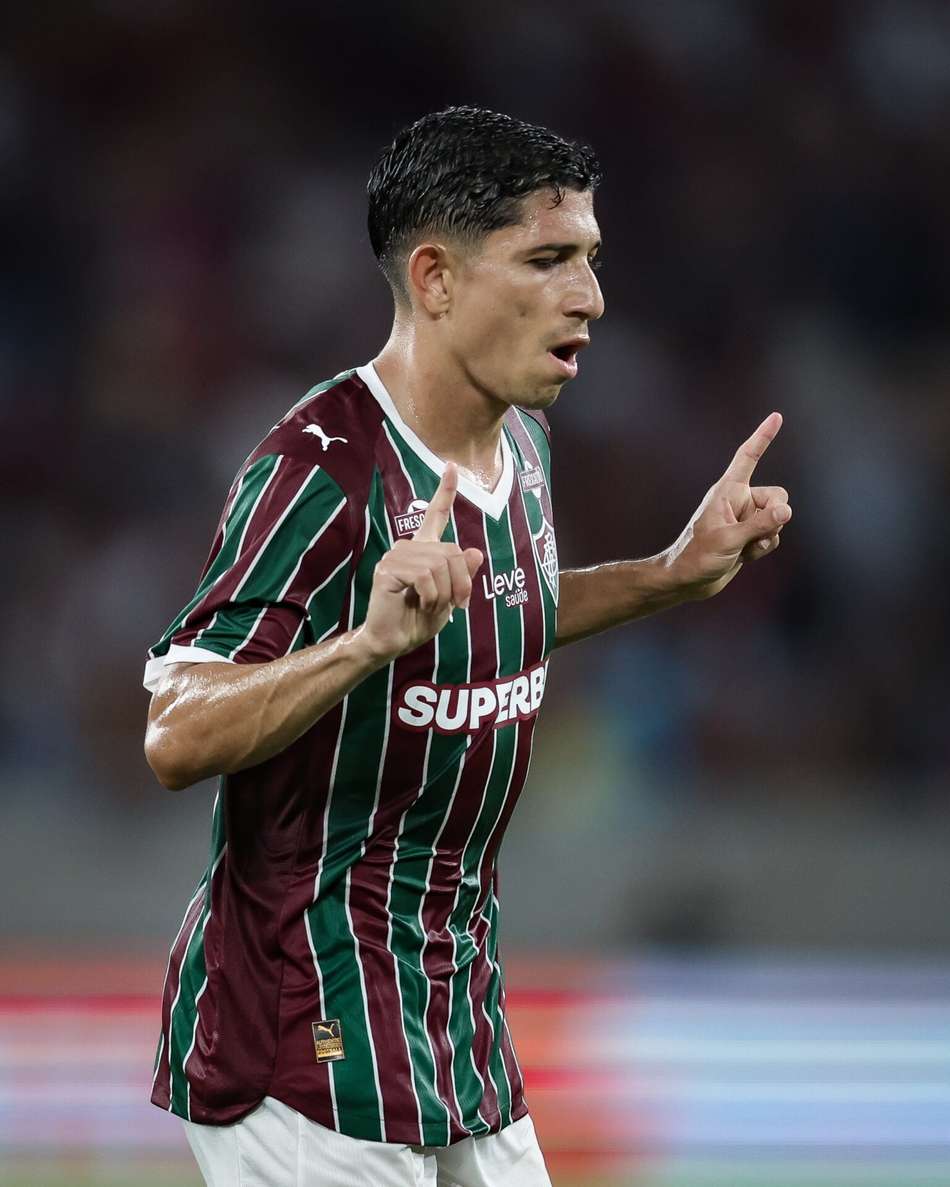 Savarino comemora gol pelo Fluminense (Foto: Marcelo Gonçalves/ Fluminense FC)