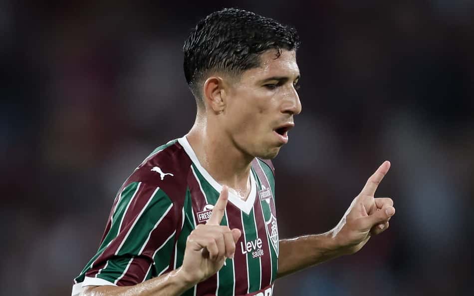 Savarino comemora gol pelo Fluminense (Foto: Marcelo Gonçalves/ Fluminense FC)
