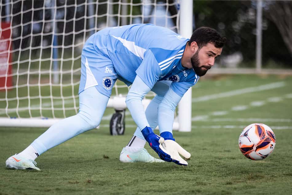 Matheus Cunha em ação pelo Cruzeiro