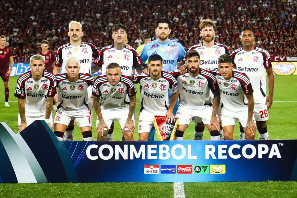 Jogadores durante jogo contra o Lanús (Foto: Divulgação/Flamengo)