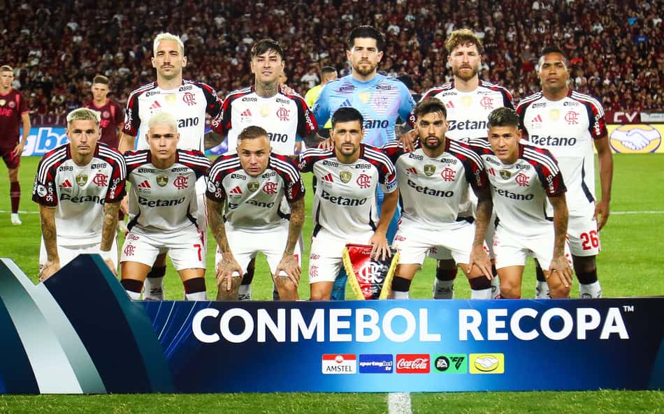 Jogadores durante jogo contra o Lanús (Foto: Divulgação/Flamengo)