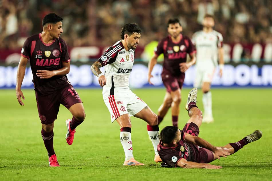 Arrascaeta durante jogo contra o Lanús (Foto: Divulgação/Flamengo)