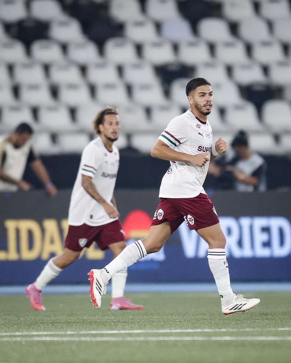 Nonato saiu lesionado em Vasco x Fluminense (Foto: Marcelo Gonçalves/ Fluminense FC)