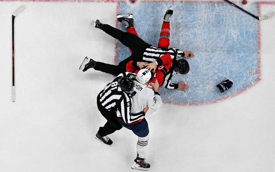 Pancadaria nas Olimpíadas de Inverno: estrela da NHL e francês saem no soco