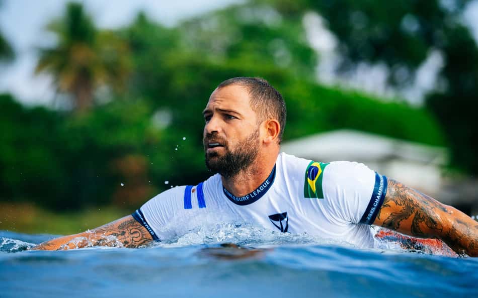 Surfista brasileiro anuncia aposentadoria após temporada 2026