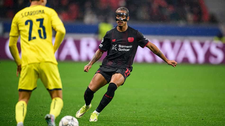 Arthur em ação pelo Bayer Leverkusen (Foto: Reprodução/Bayer)
