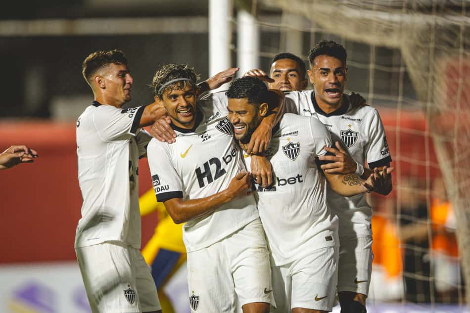 Atletas do Galo comemoram gol contra o Itabirito (Foto: Pedro Souza / Atlético)