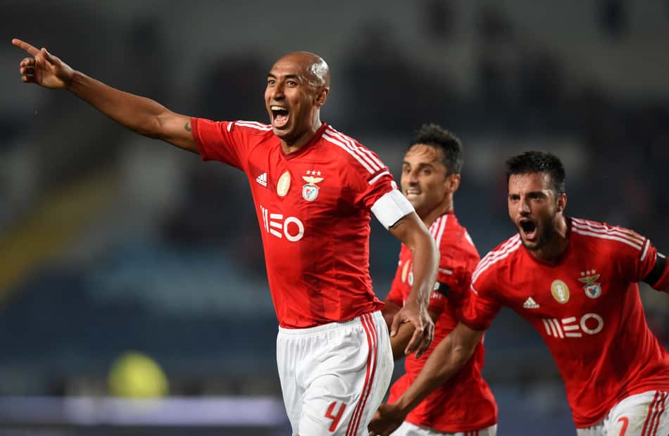 Luisão, ex-jogador da Seleção Brasileira e do Benfica, durante partida do clube português