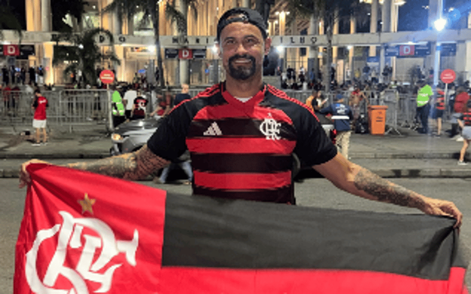 Ex-goleiro Bruno vai ao Maracanã e assiste jogo do Flamengo em setor nobre