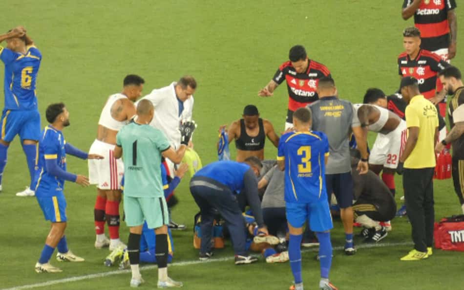 Jogador do Sampaio Corrêa sofre convulsão durante partida contra o Flamengo