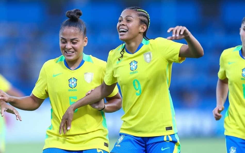 Carioca, do Fluminense, comemora gol pela Seleção Brasileira no Sul-Americano Feminino Sub-20 (Foto: Staff Images/CBF)