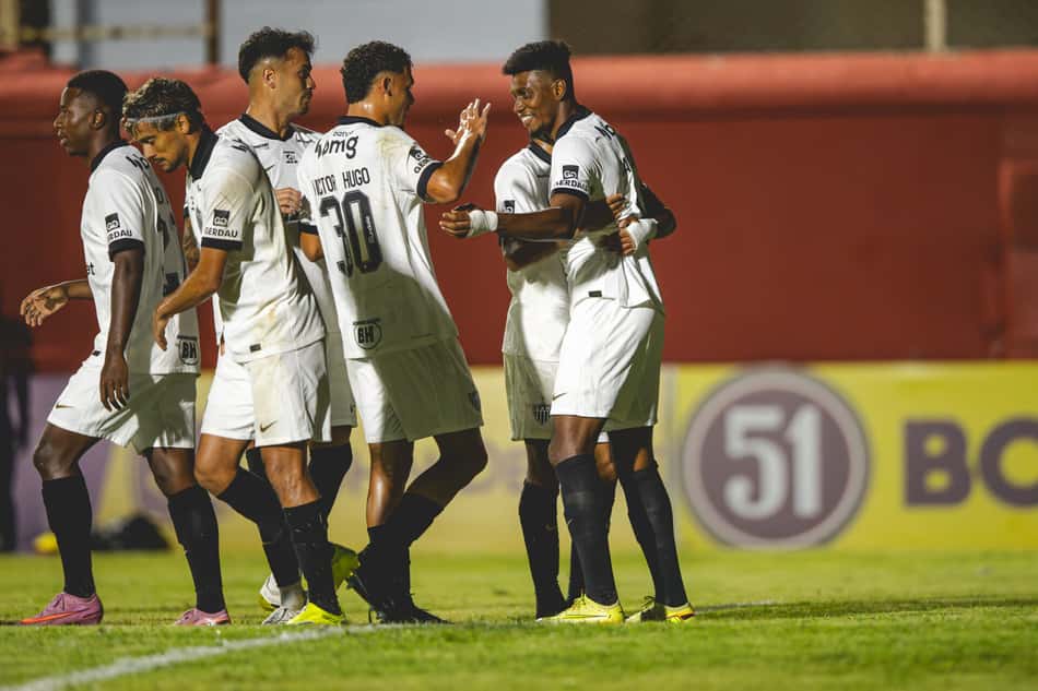 Cassierra comemora primeiro gol pelo Galo (Foto: Pedro Souza / Atlético)