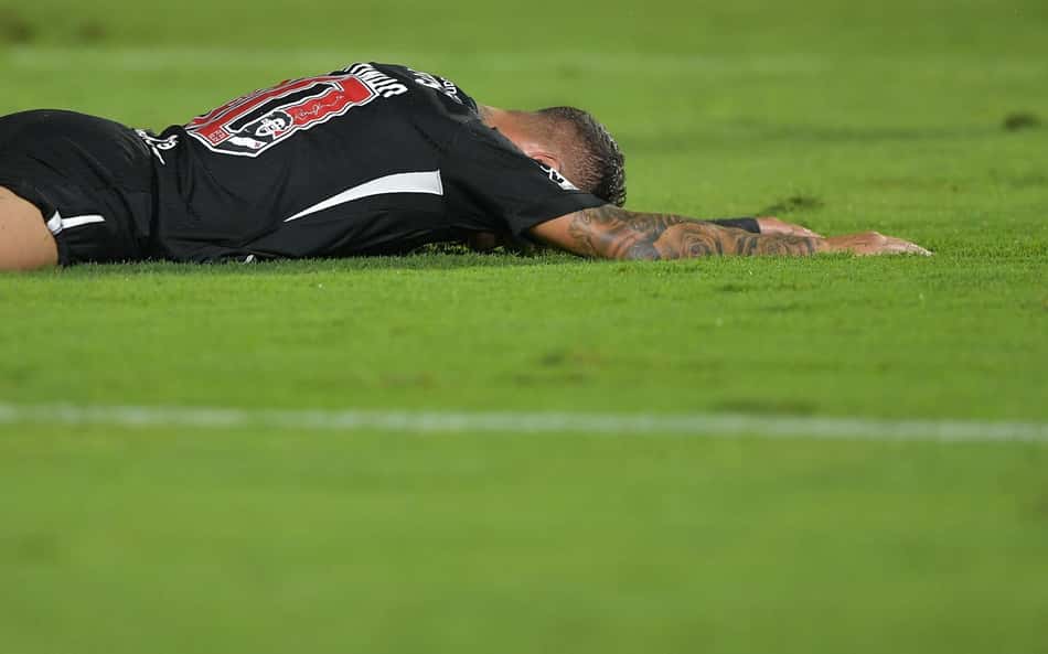 Lances de reforço do Vasco contra a Chapecoense viram assunto: 'Não pode'