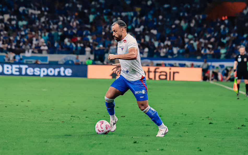 Santos busca a contratação de atacante do Fortaleza