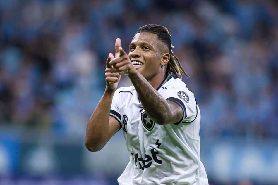 Danilo marca em Grêmio x Botafogo
