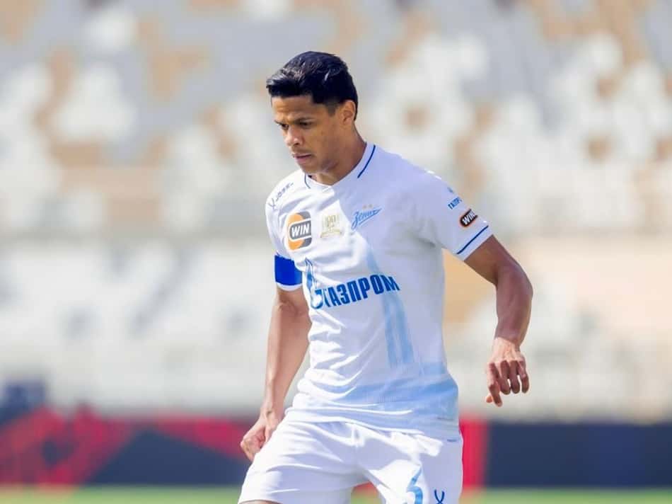 Douglas Santos em ação pelo Zenit (Foto: Divulgação/Zenit)