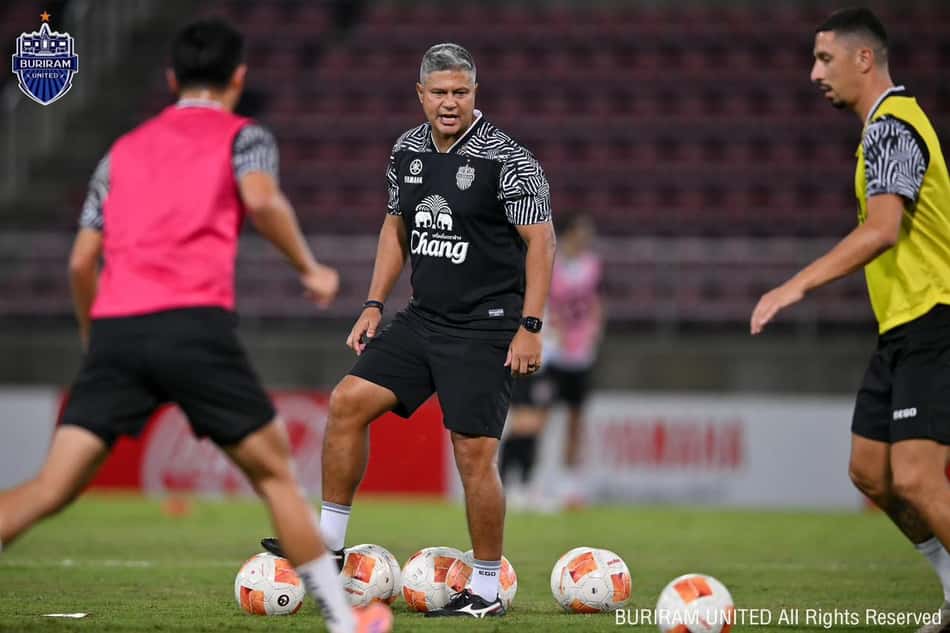 Emerson Pereira no Buriram United (Foto: Divulgação / Buriram United)