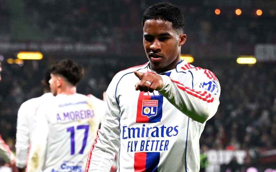 Endrick vira 'super-herói' e garoto-propaganda em anúncios da Copa da França
