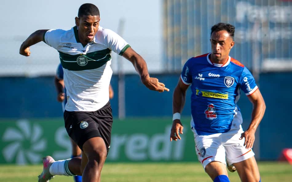 Após dois jogos, Coritiba renova com filho de Vagner Love