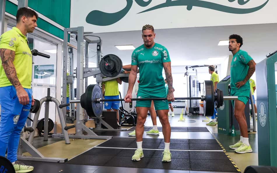Paulinho avança em recuperação no Palmeiras e mira retorno aos gramados
