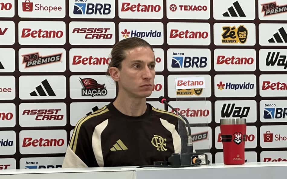 Torcida do Flamengo fica na bronca com fala de Filipe Luís: 'Conta vai chegar'