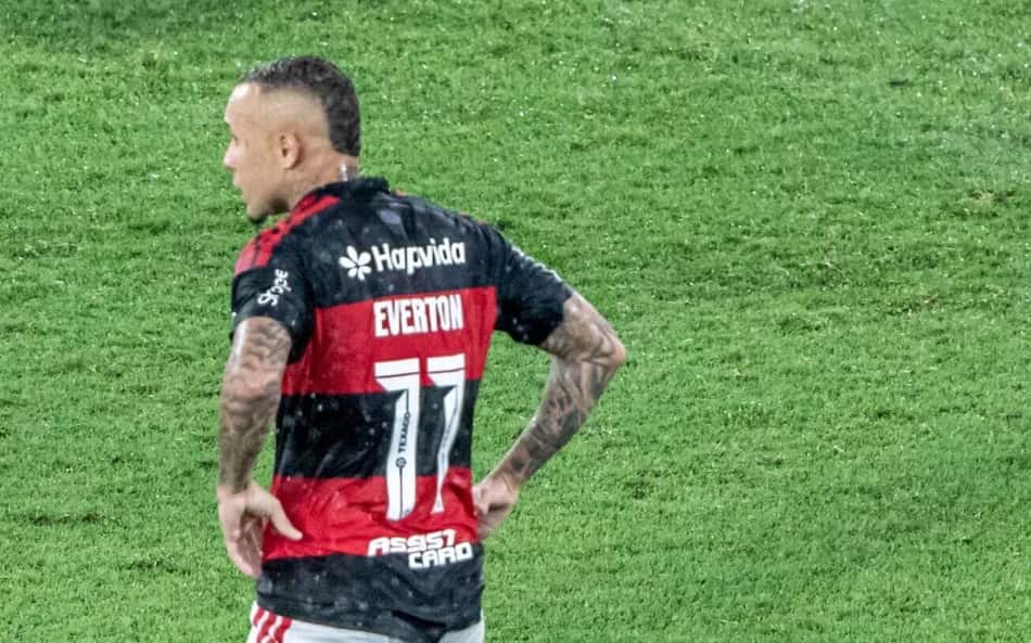 Cebolinha indica saída do Flamengo após vice da Recopa: 'Última temporada'