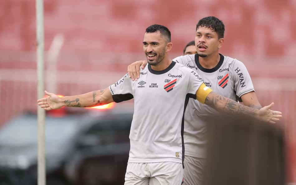 Athletico bate o Foz do Iguaçu novamente e avança à semifinal do Paranaense