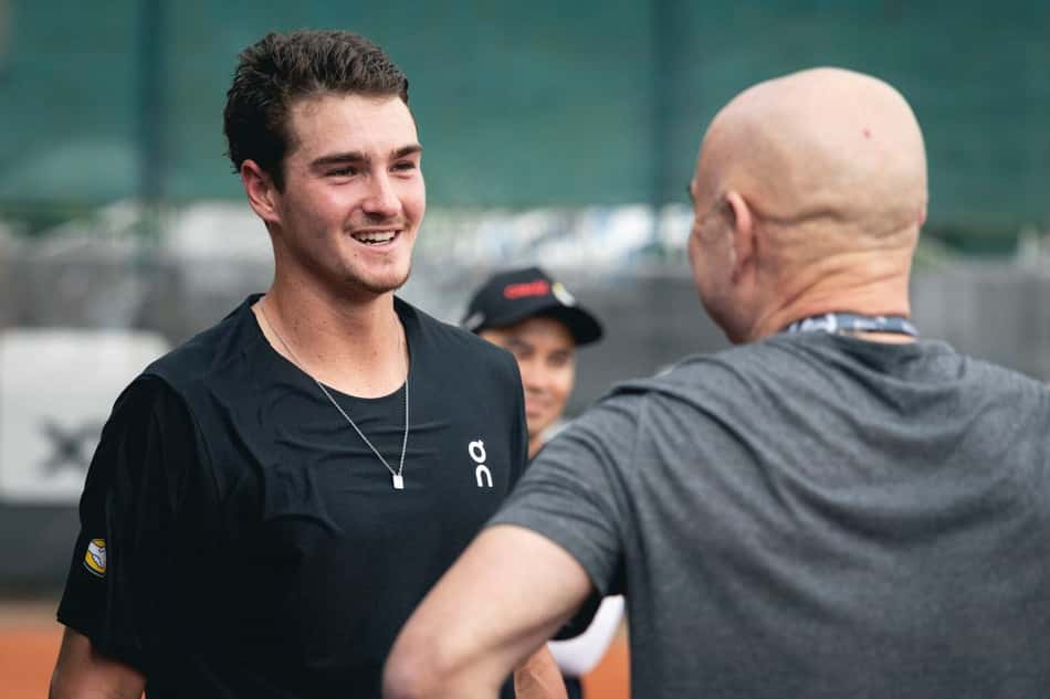 João Fonseca e Andre Agassi no Rio Open (Foto: João Pires/Fotojump)