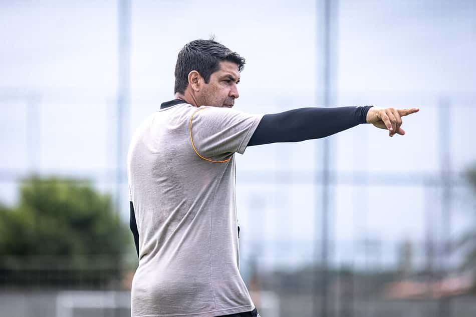 Erivelton Viana, campeão da A2 em 2022, é o treinador do Ceará. (Foto: Gabriel Silva / Ceará SC)