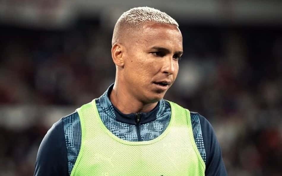 Atitude de Deyverson em novo clube choca estrangeiros: 'Não sei explicar'