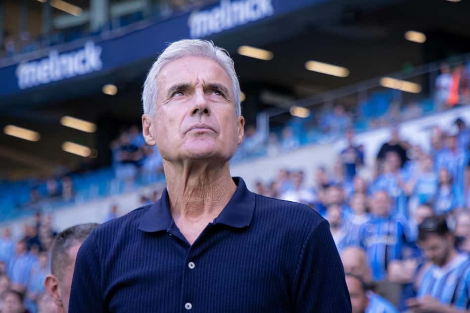 Luis Castro, treinador do Grêmio e ex-treinador do Botafogo (Foto: Maxi Franzoi/AGIF/GazetaPress)