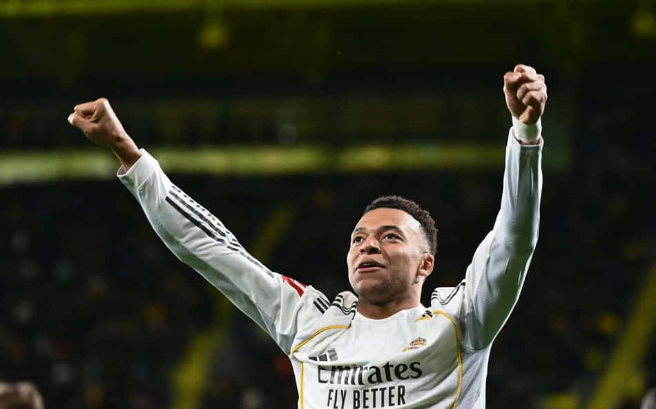 Mbappé comemora gol do Real Madrid sobre o Villarreal, pela La Liga