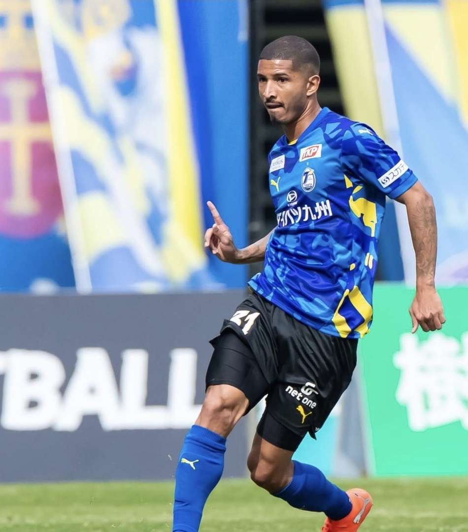 Pereira em ação pelo Oita Trinita, do Japão (Foto: Divulgação/Oita Trinita) zagueiro brasileiro