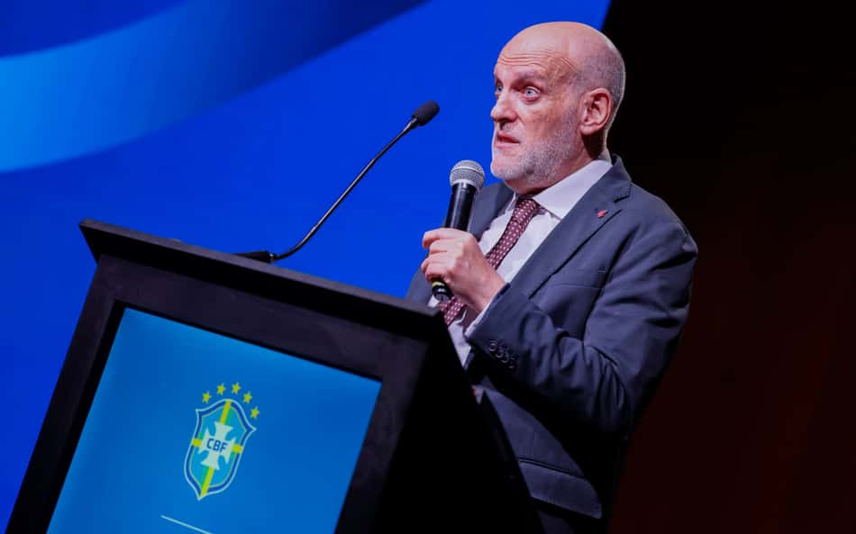 Presidente da La Liga prega combate a racismo contra Vini Jr e fala sobre jogo no Brasil