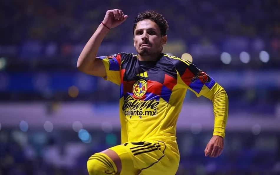 Raphael Veiga, ex-Palmeiras, marca gol por novo clube e celebra: 'Feliz'