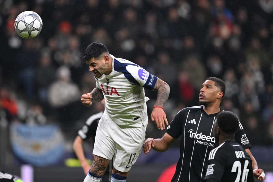 Cristian Romero em ação pelo Tottenham