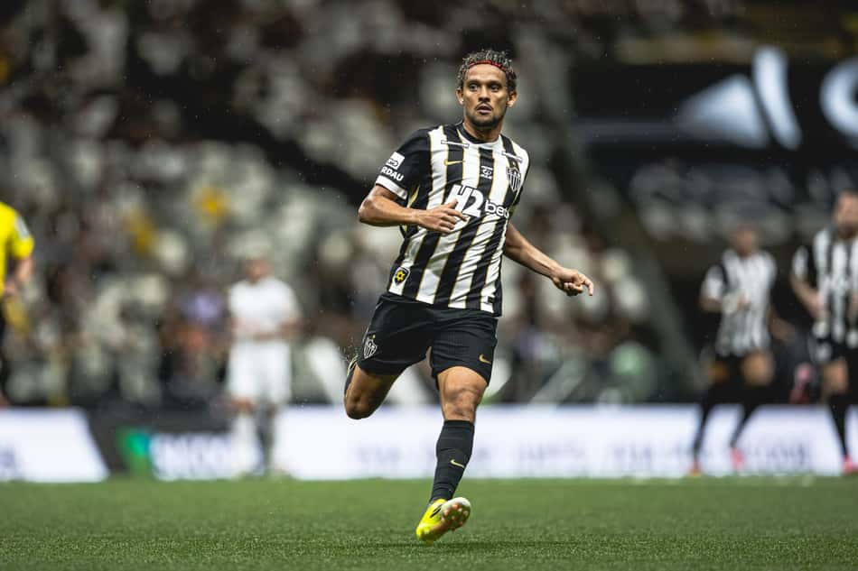 Scarpa em Atlético e América (Foto: Pedro Souza/ Atlético)