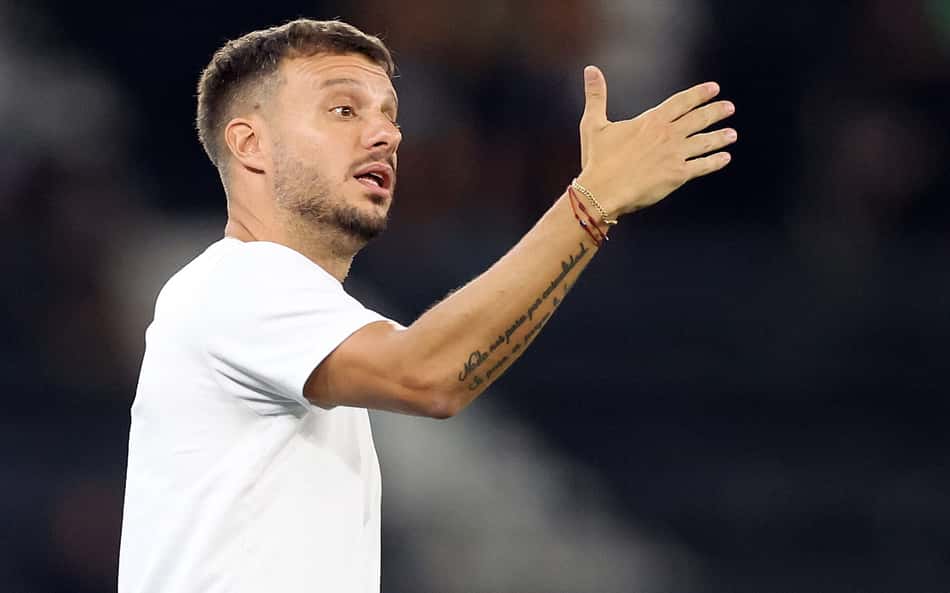 Botafogo enfrenta o Boavista com time alternativo e estreia; veja a escalação