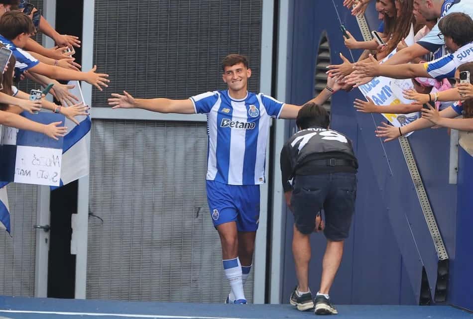 Tomás Pérez pelo Porto (reprodução instagram Tomás Perez