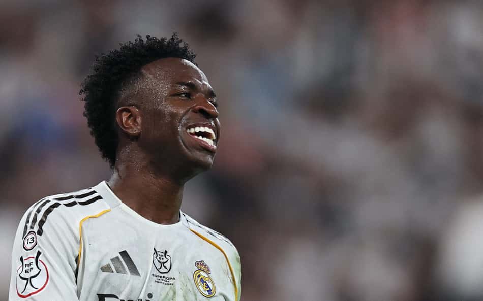 Após fazer dois gols, Vini Jr é criticado por jornal espanhol: 'Dados não mentem'