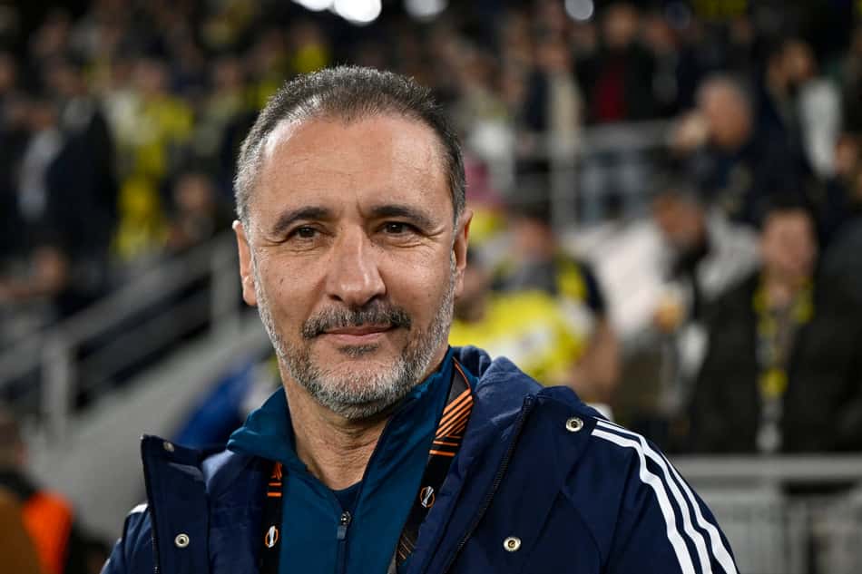 Vitor Pereira em sua estreia pelo Nottingham Forest contra o Fenerbahce, pela Europa League