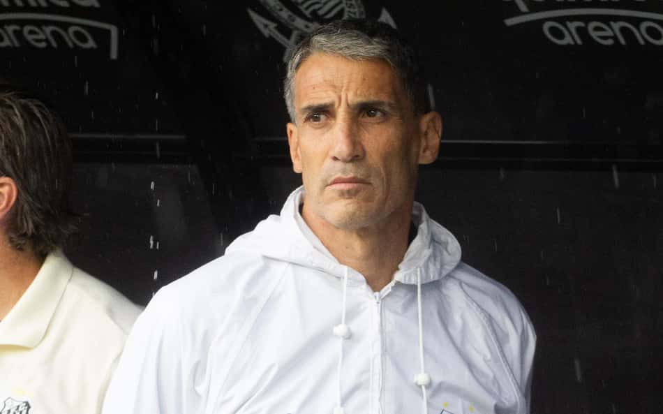 Torcedores do Santos mandam recado a Vojvoda após nova derrota no Paulistão