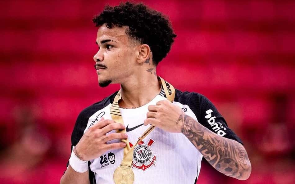 Kaio César cita aprendizado fora do país e vê volta ao Corinthians como evolução