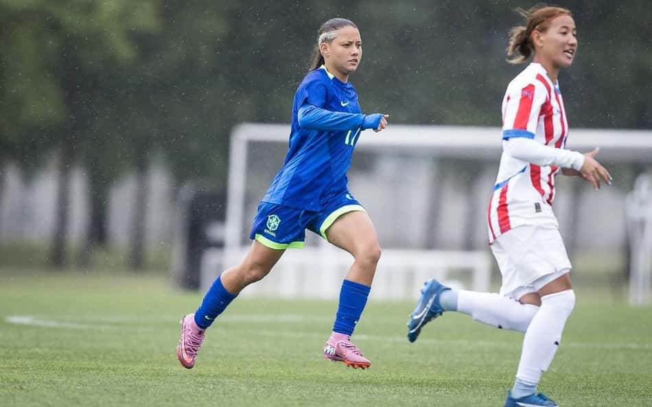 Evelin, do Santos, celebra disputa do Sul-Americano Sub-20 pela Seleção: 'Muito especial'