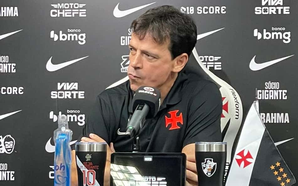 Fernando Diniz avalia empate entre Vasco e Chapecoense: 'Muito frustrante'