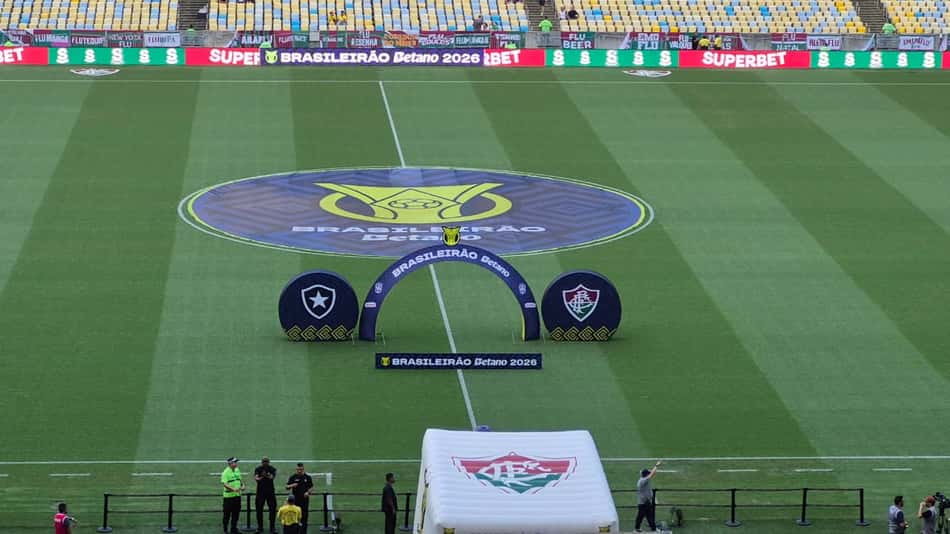 Fluminense e Botafogo se enfrentam pelo Brasileirão (Foto: Leonardo Bessa/Lance!)