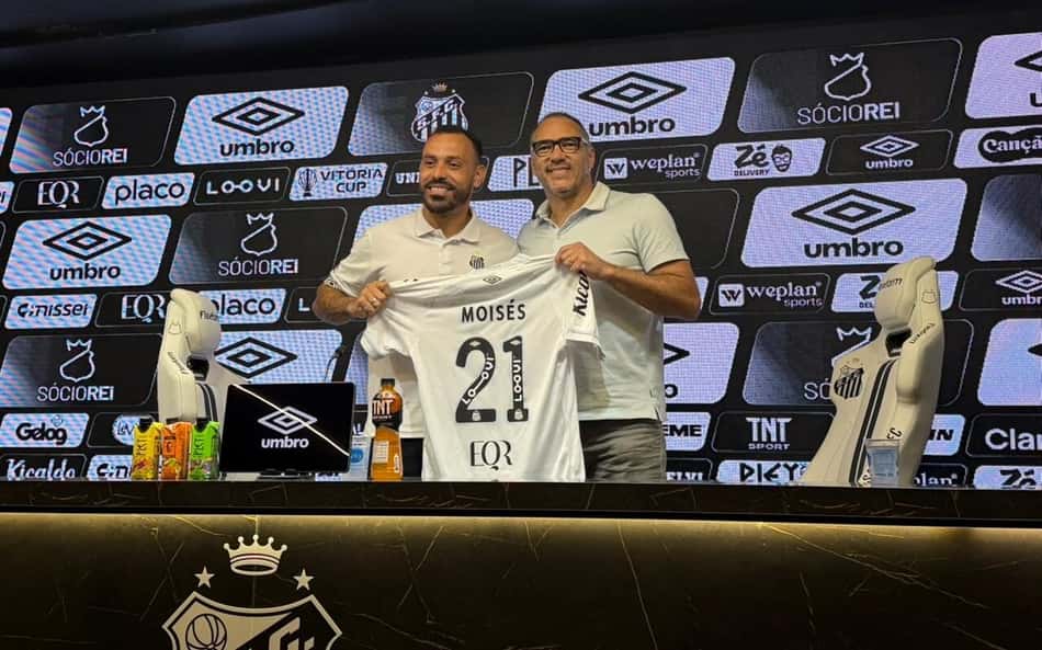 Moisés é apresentado no Santos e revela ligação de Vojvoda durante negociações