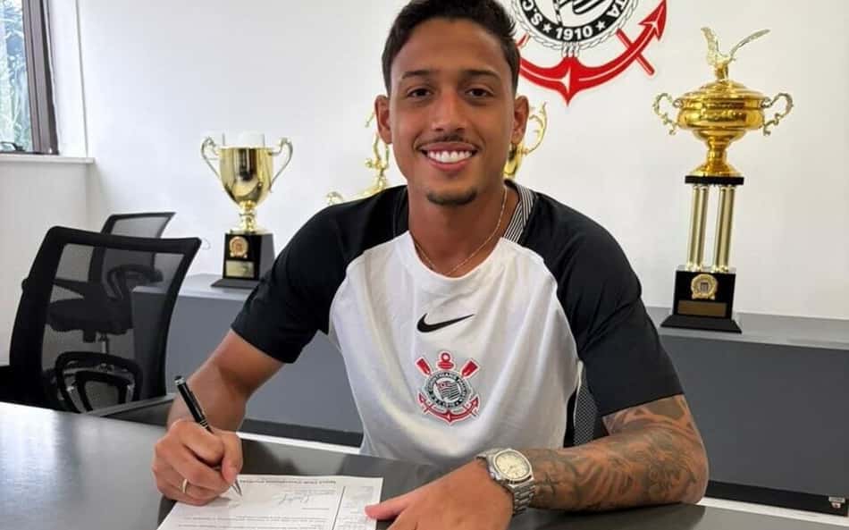 Corinthians contrata volante destaque da base do Flamengo e da seleção