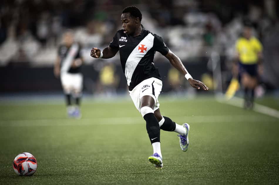Andres Gomez em campo em Vasco x Fluminense, pela ida da semifinal do Carioca (Foto: Matheus Lima/Vasco)