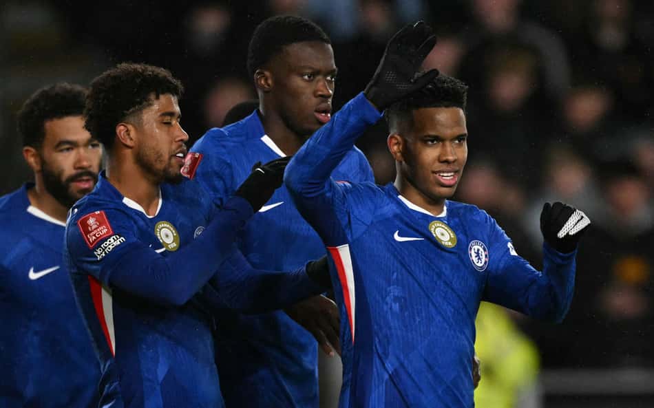 Chelsea vence com tranquilidade, promove Estêvão e Andrey Santos e reacende debate interno